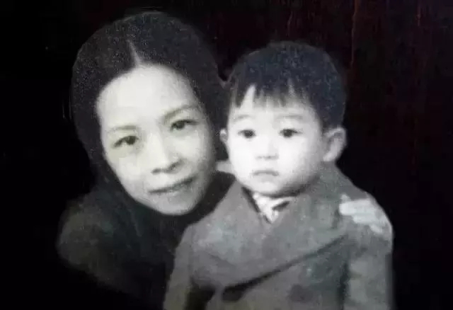 陈志（1936 —— ）童年时期与母亲在上海